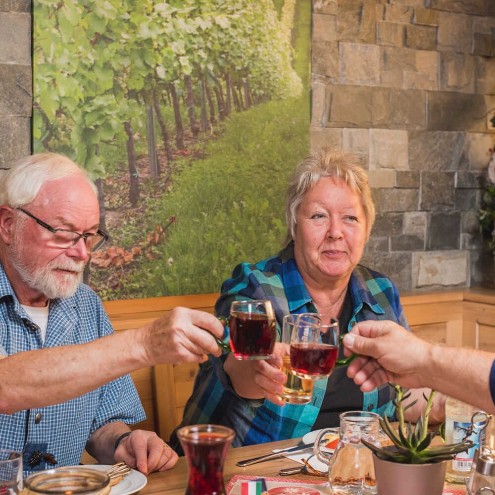 Bei einem launigen Besenbesuch darf das Remstäler Viertele nicht fehlen
